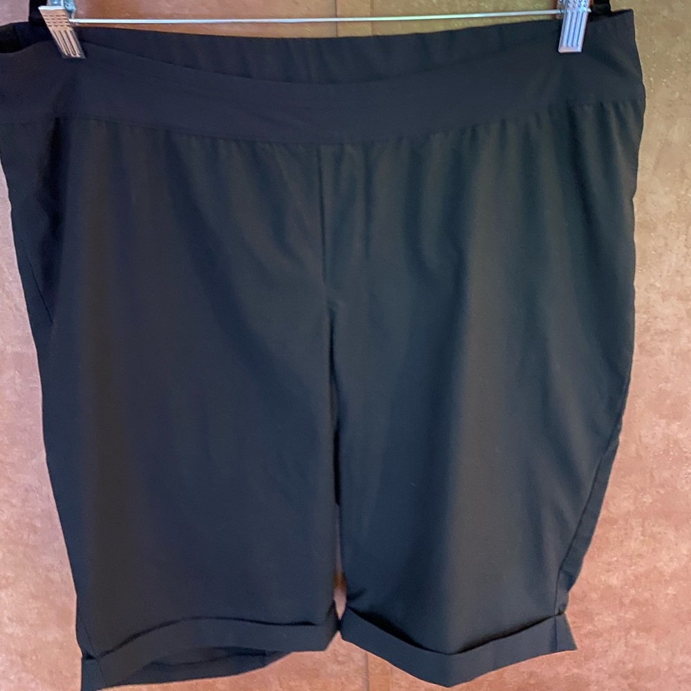 Gap Maternity shorts size 18 black